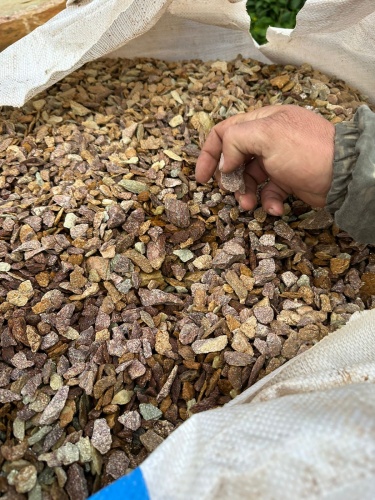 Златолит персиковый декоративная каменная крошка купить в Белгороде