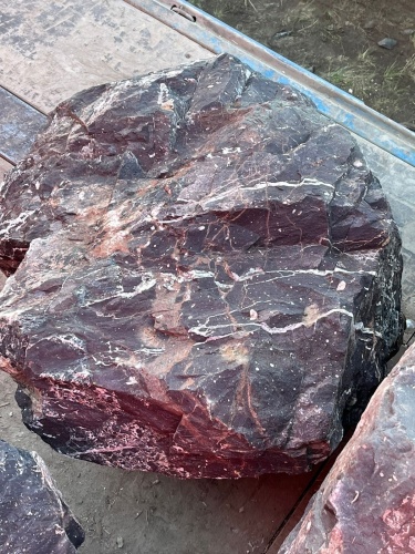 Камни для ландшафтного дизайна красно-фиолетовые 10-60 килограмм купить в Белгороде