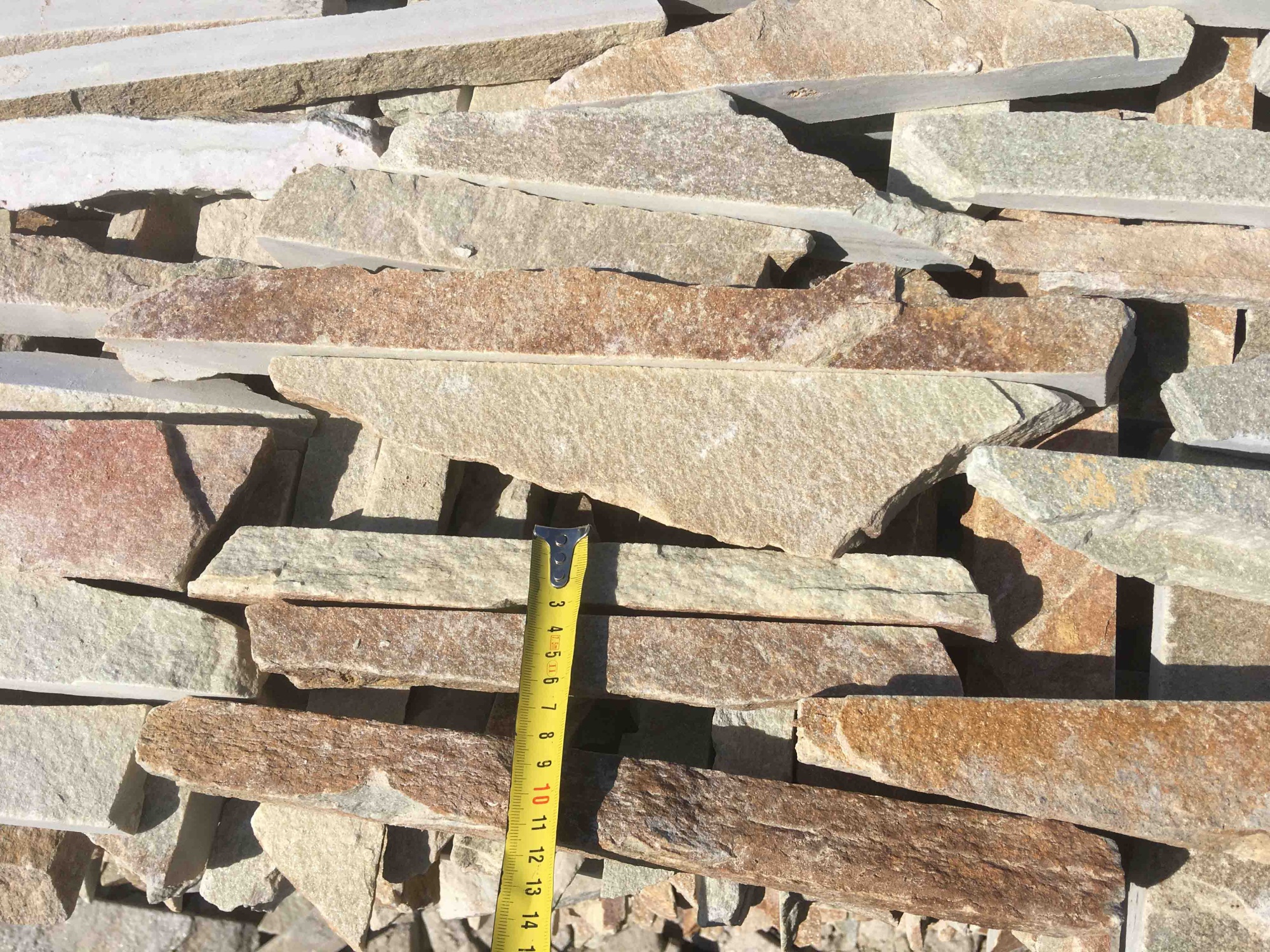 Горбушка златолит золотистый для облицовки купить в Белгороде