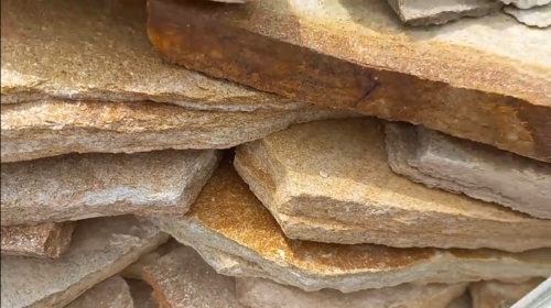 Плитняк златолит жёлтый золотистый для отмостки купить в Белгороде