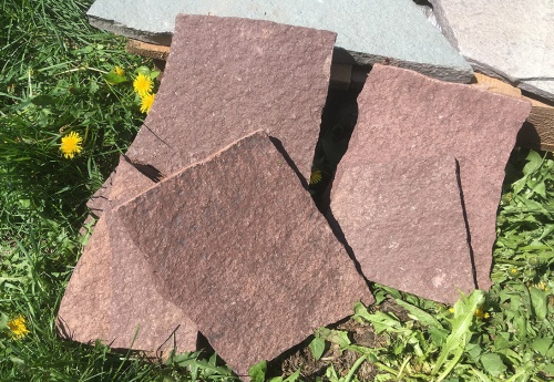 Плитняк лемезит бордовый для цоколя 1,5-2 см купить в Белгороде