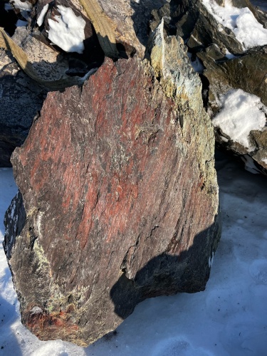 Ландшафтные глыбы красно-фиолетовые 200-1000 килограмм купить в Белгороде