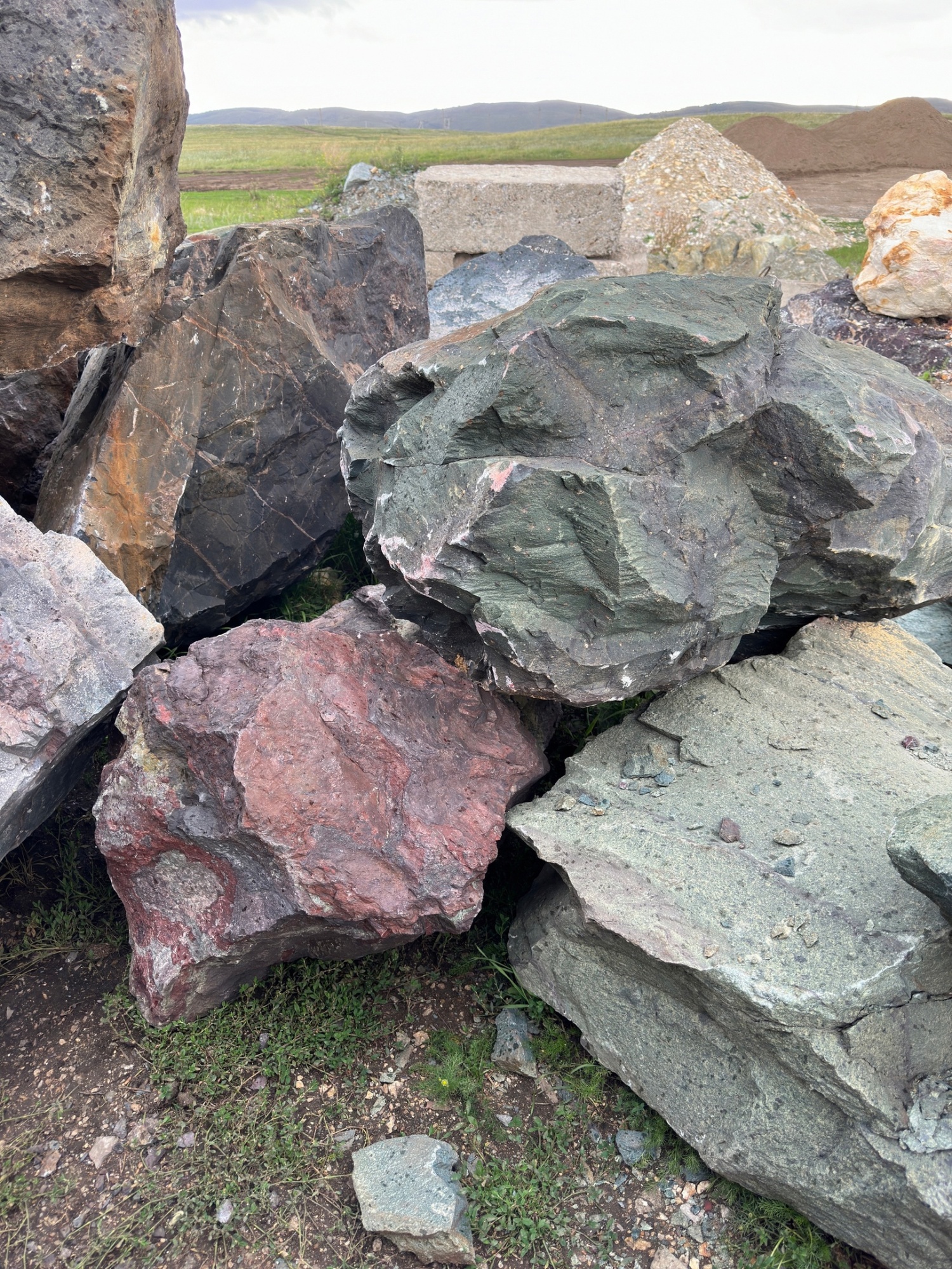 Камни для ландшафтного дизайна зелёные 10-60 килограмм купить в Белгороде