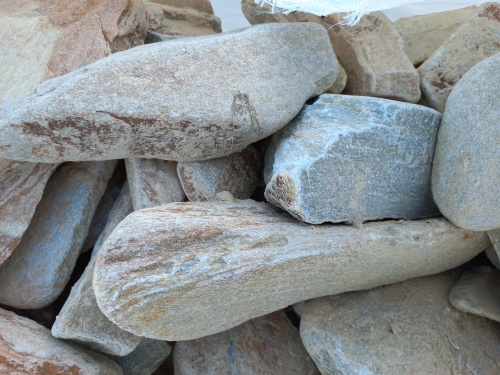 Златолит жёлтый, жёлто-зелёный глыбки и валуны для ланшафтного дизайна купить в Белгороде