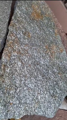 Плитняк златолит серебристый для цоколя, отмостки купить в Белгороде