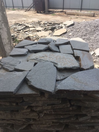 Златолит серебристый галтованный для лестниц купить в Белгороде