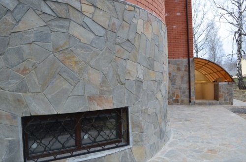 Плитняк златолит Уральский для цоколя, отмостки купить в Белгороде